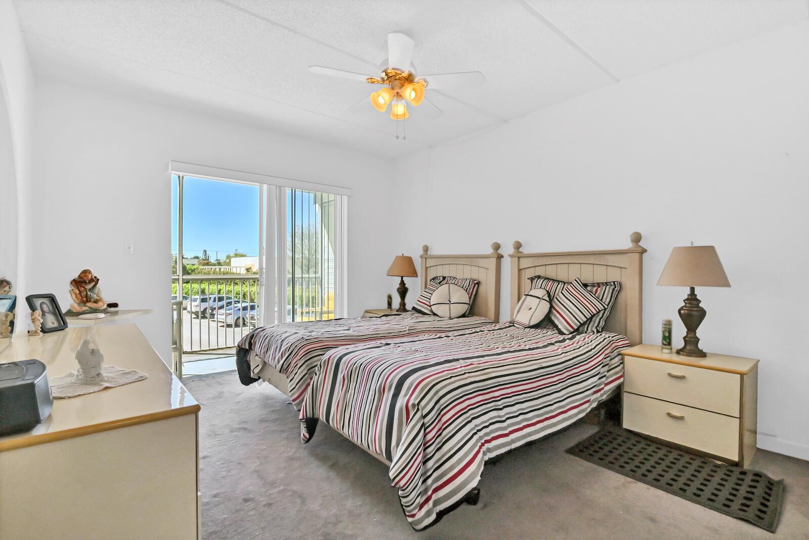 VILLAGE GREEN HAMPTON CON - Residential