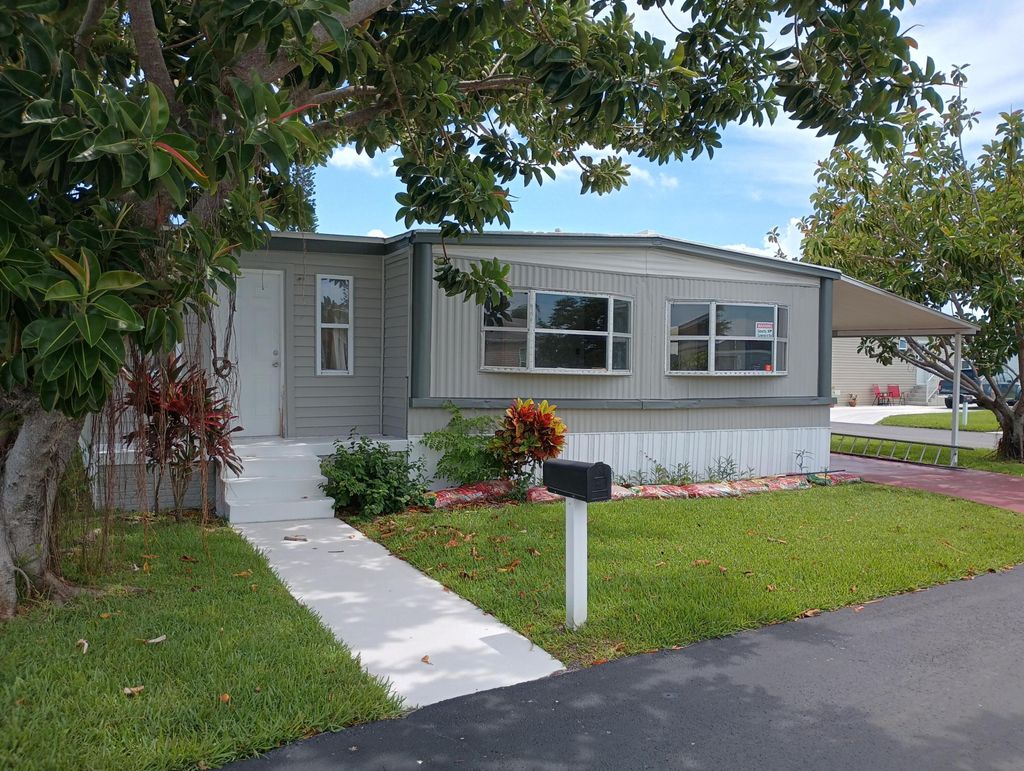 Photo of 270 Kingfisher Avenue, Fort Pierce, FL 34982 (MLS # R10984717)