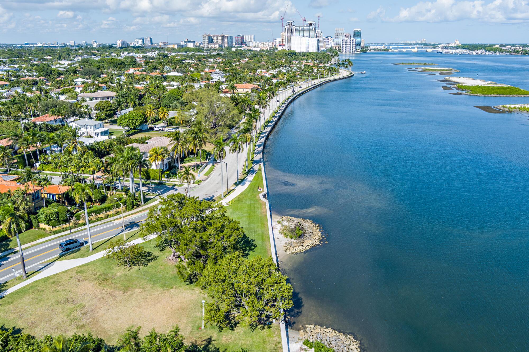 EL CID COURT IN - Land