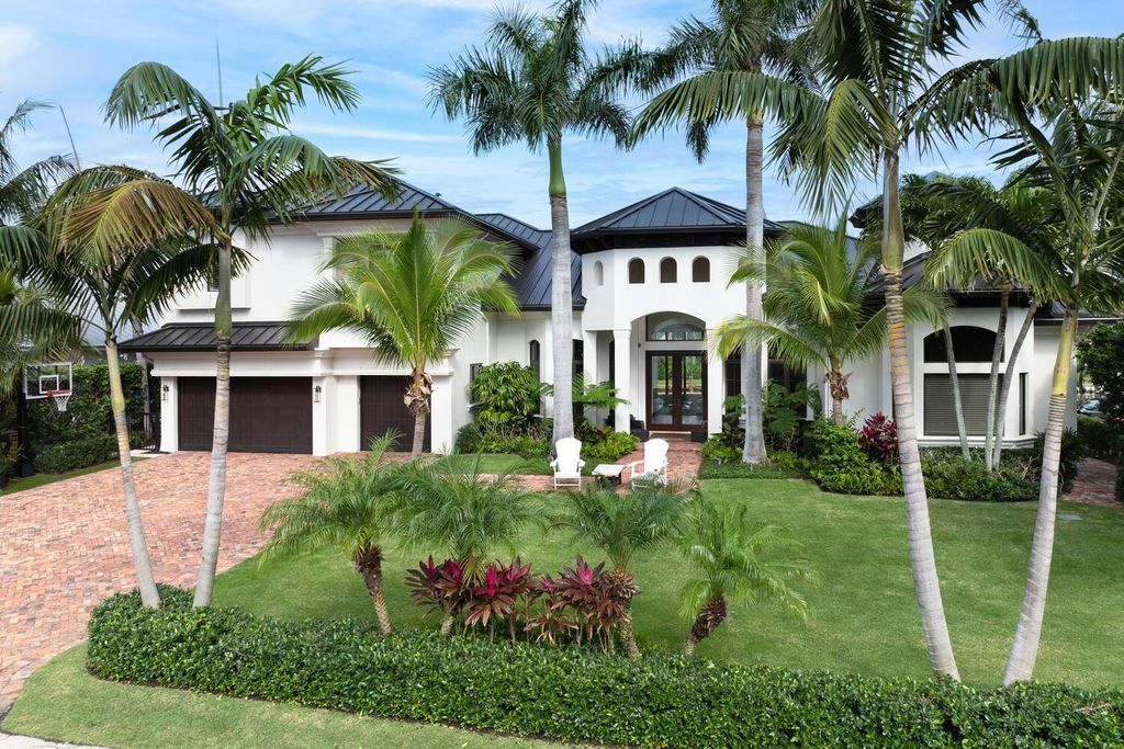 Photo of 2423 Bay Circle, Palm Beach Gardens, FL 33410 (MLS # R10993472)