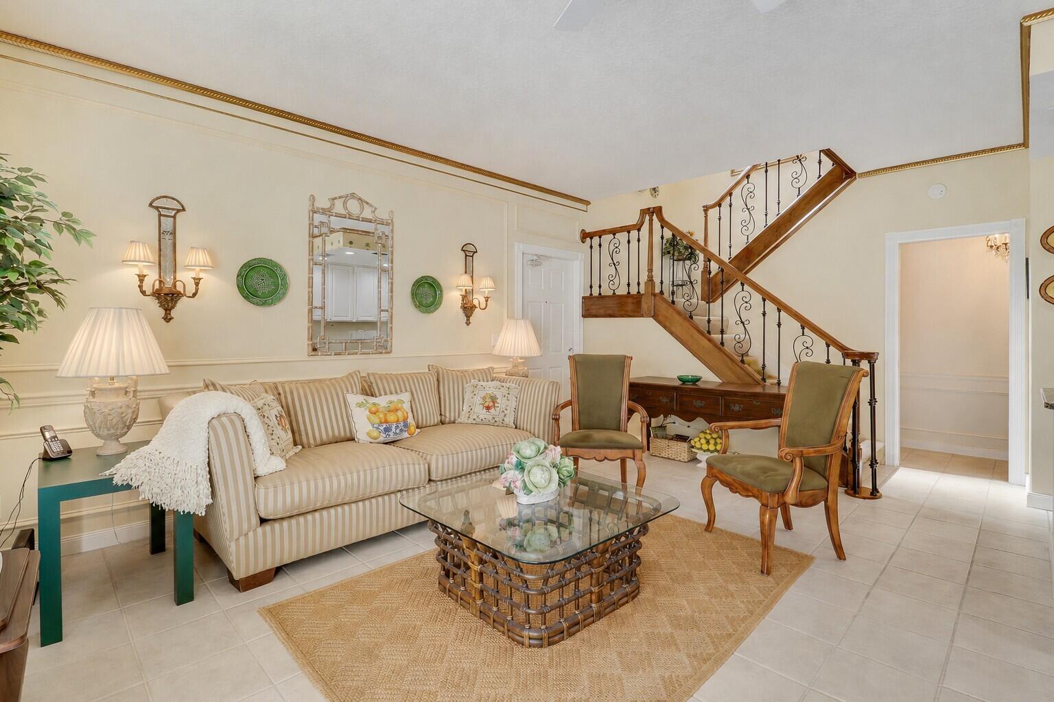 TEQUESTA OAKS - Residential