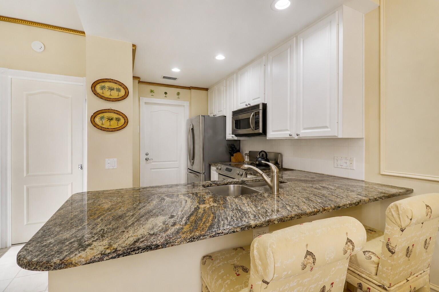 TEQUESTA OAKS - Residential