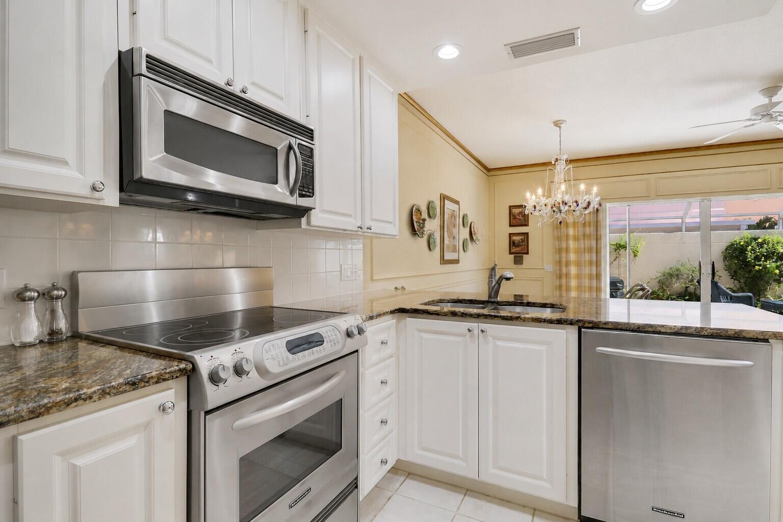 TEQUESTA OAKS - Residential