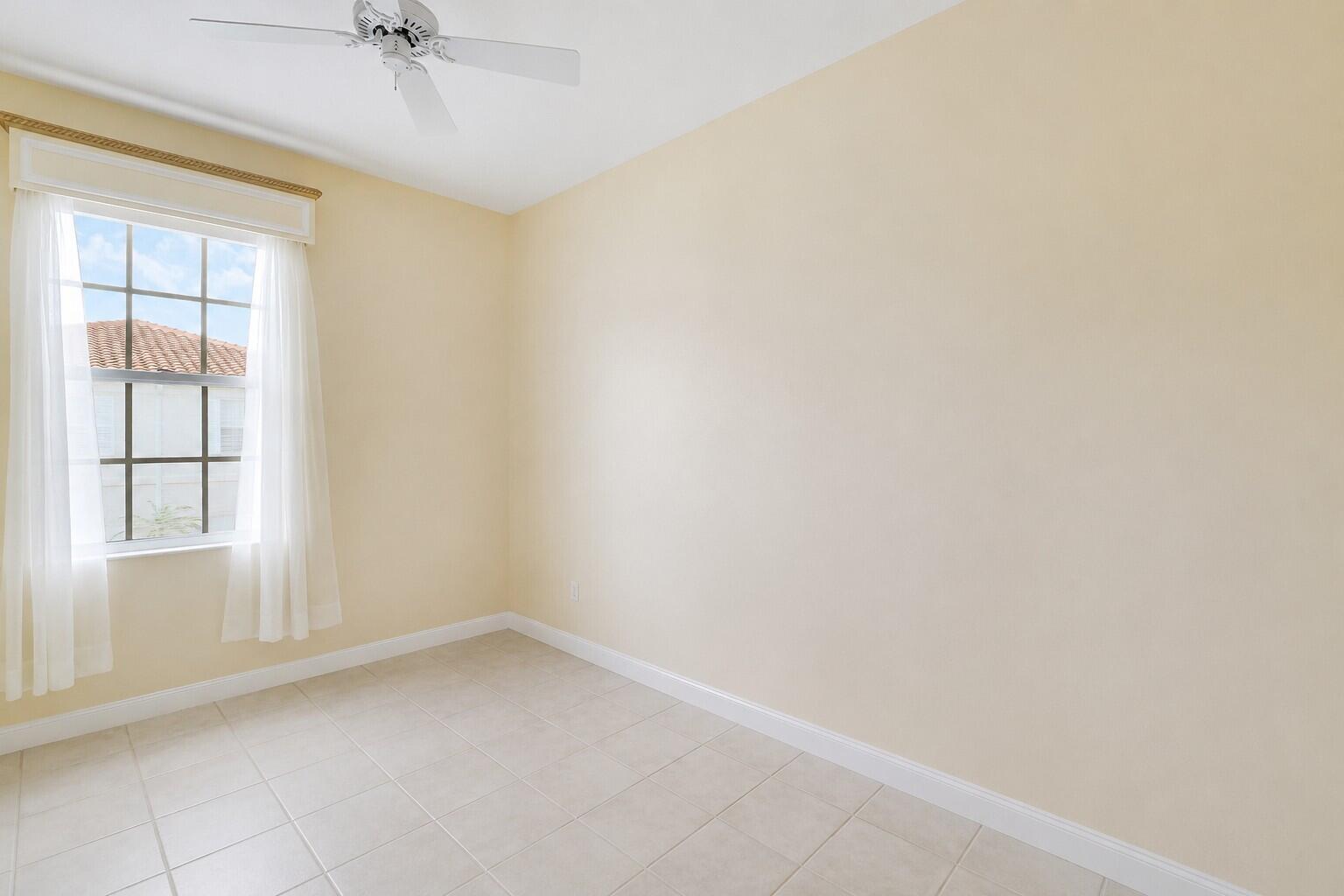 TEQUESTA OAKS - Residential