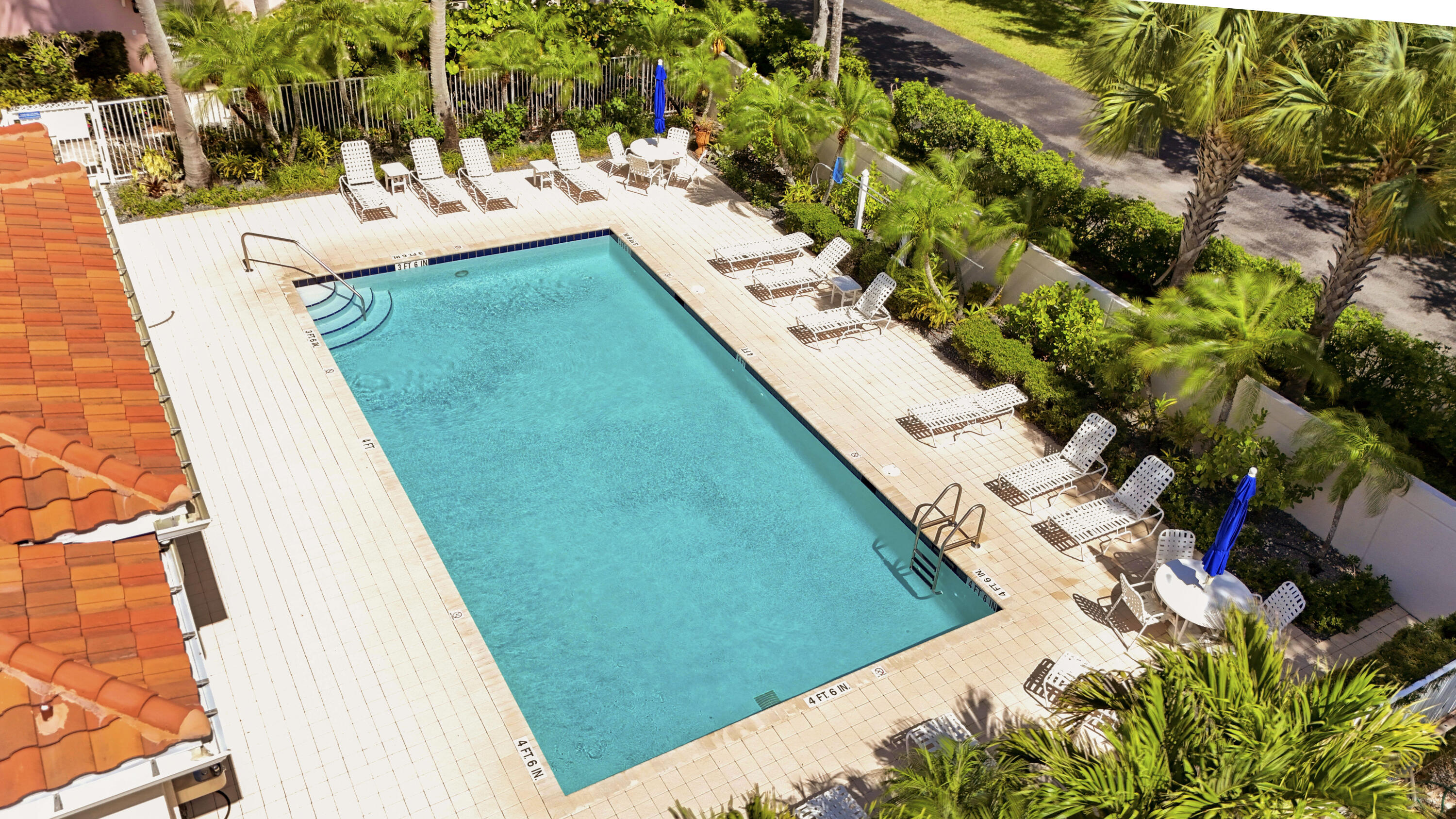 TEQUESTA OAKS - Residential