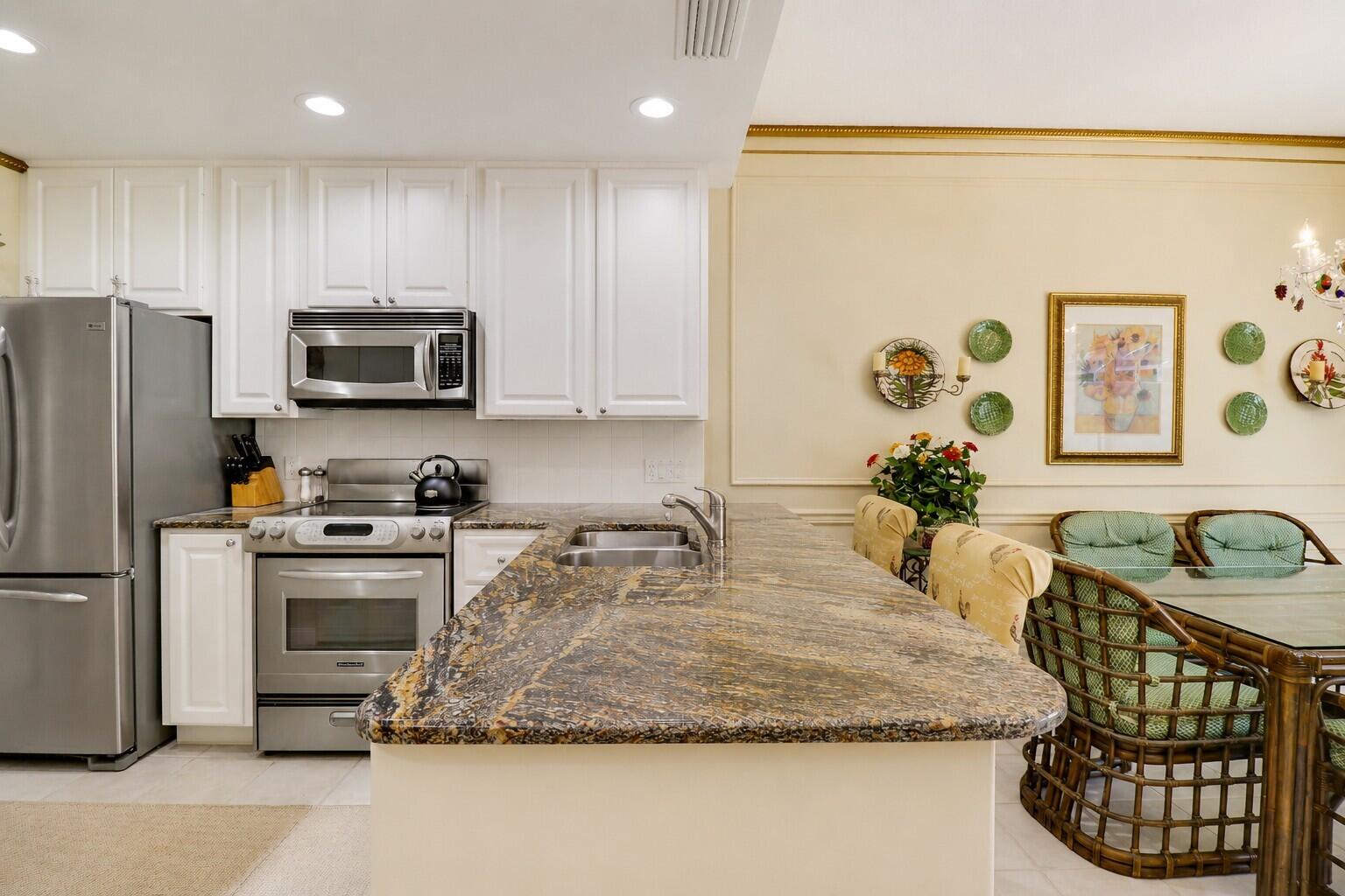 TEQUESTA OAKS - Residential