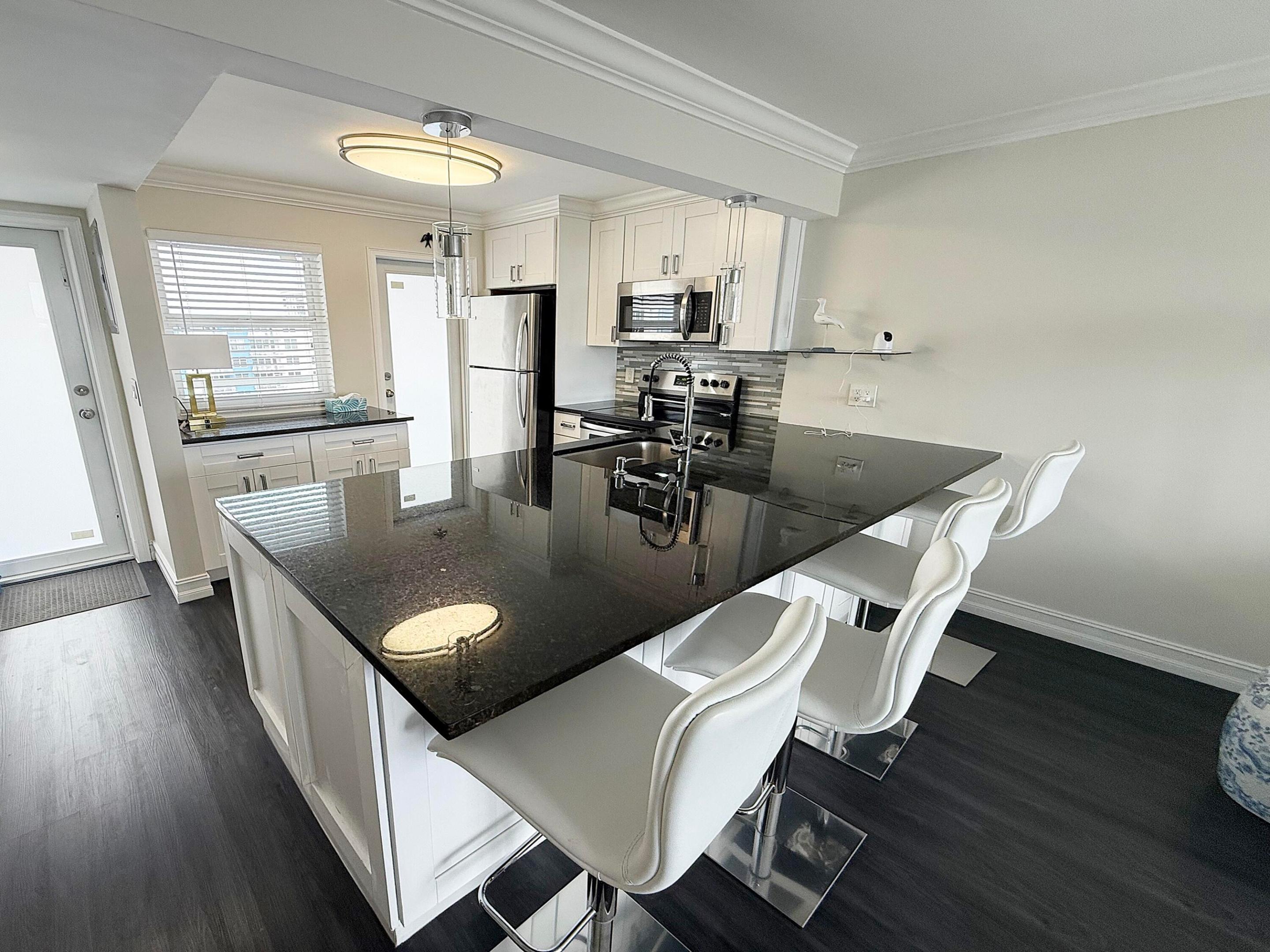 201 N Ocean Boulevard Ph2