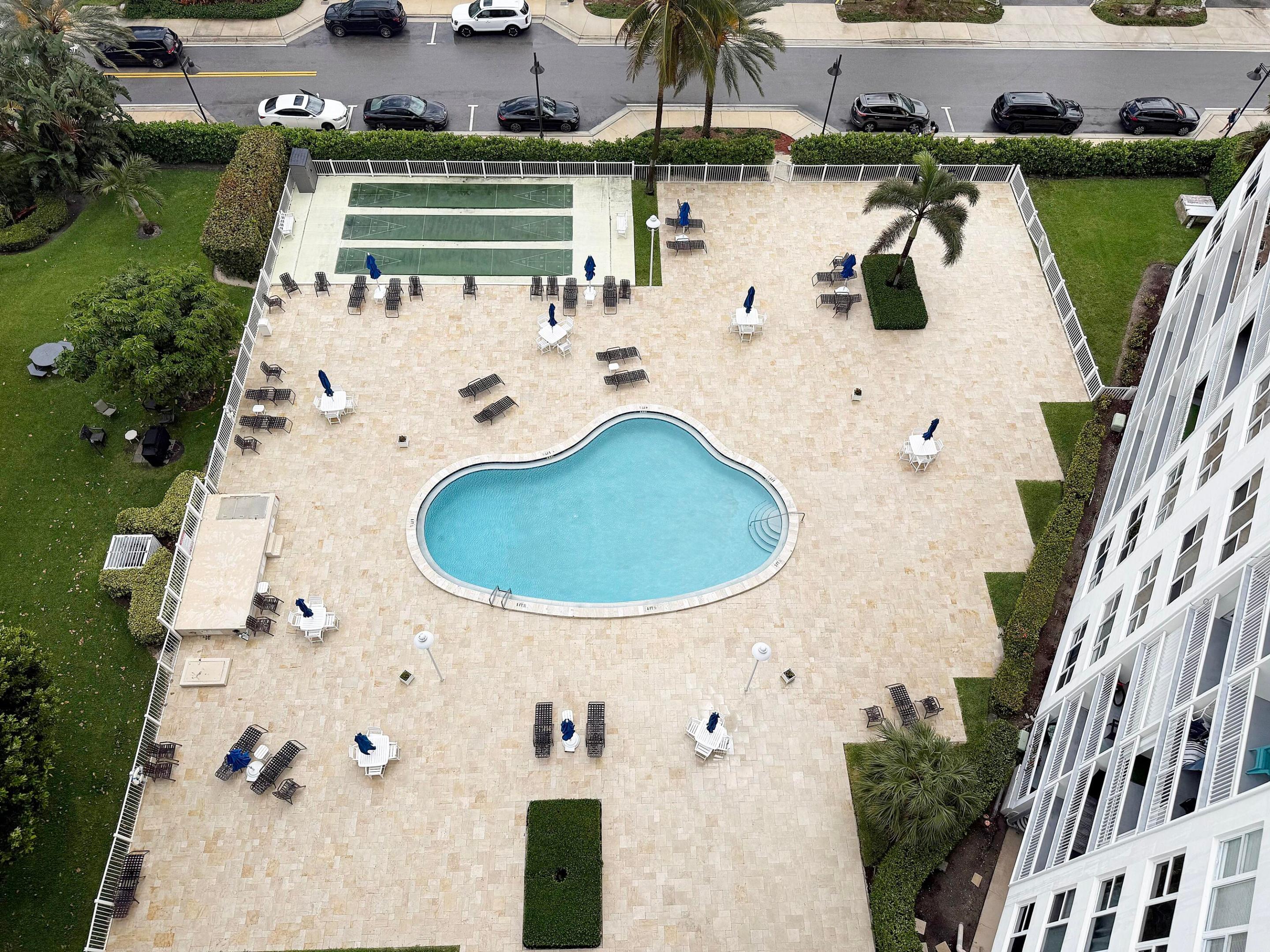 GRANADA HOUSE CONDOMINIUM - Residential