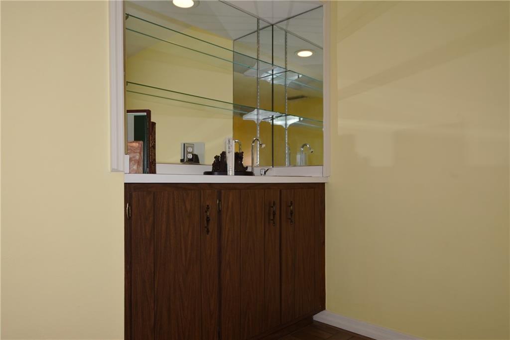 Country Club Isles 42-40 - Residential