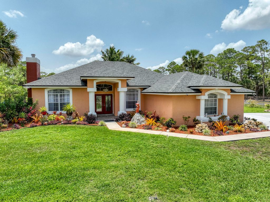 Photo of 17038 67th Court N, Loxahatchee, FL 33470 (MLS # R10992946)