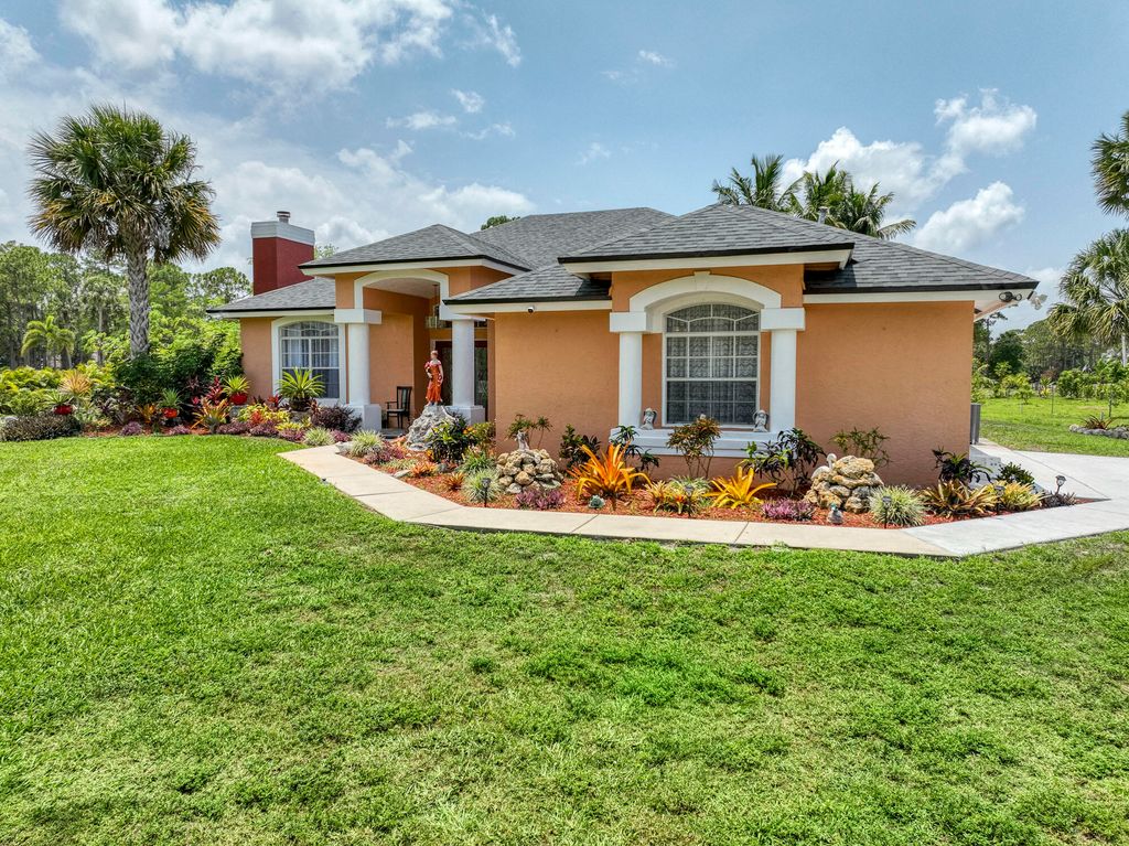 Photo of 17038 67th Court N, Loxahatchee, FL 33470 (MLS # R10992946)