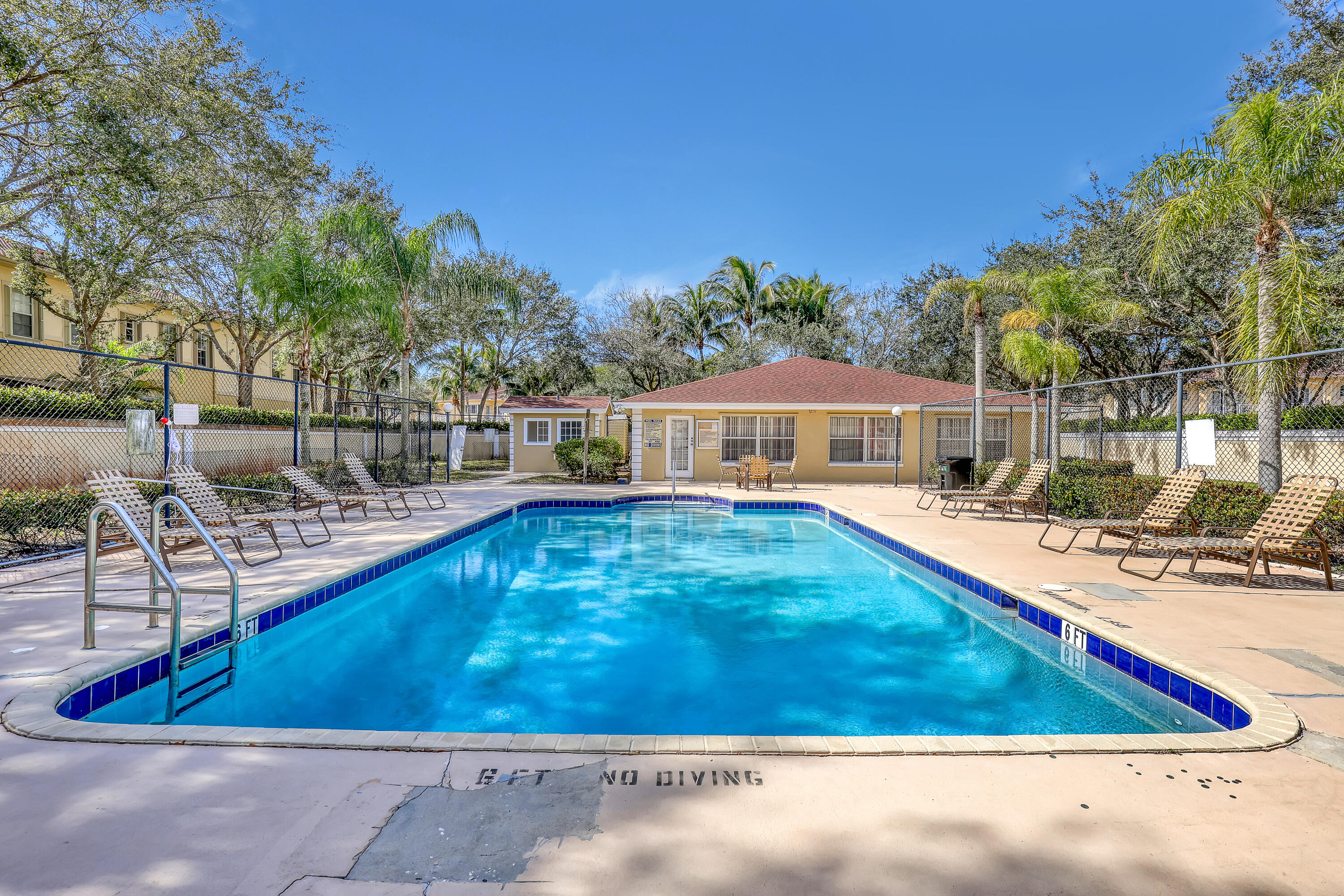 PALM BEACH TRACE CONDO - Residential