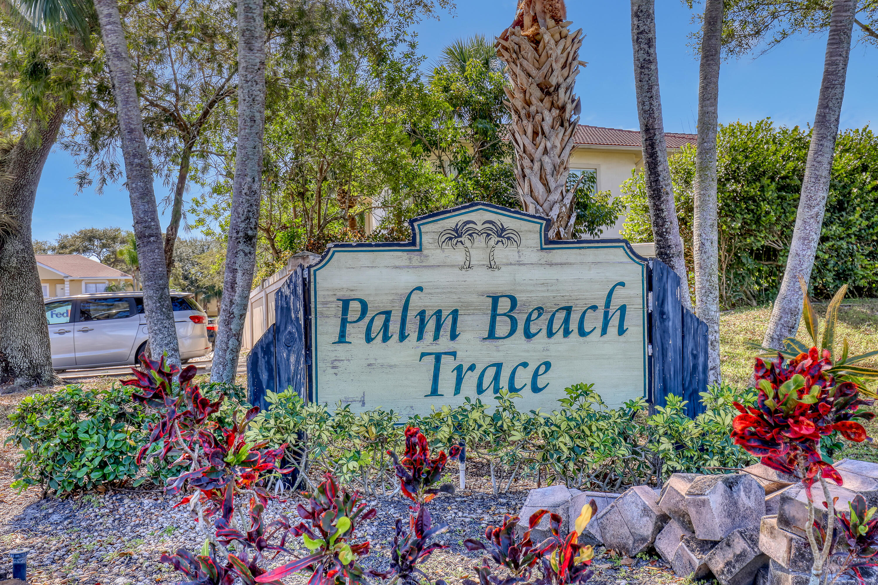 PALM BEACH TRACE CONDO - Residential