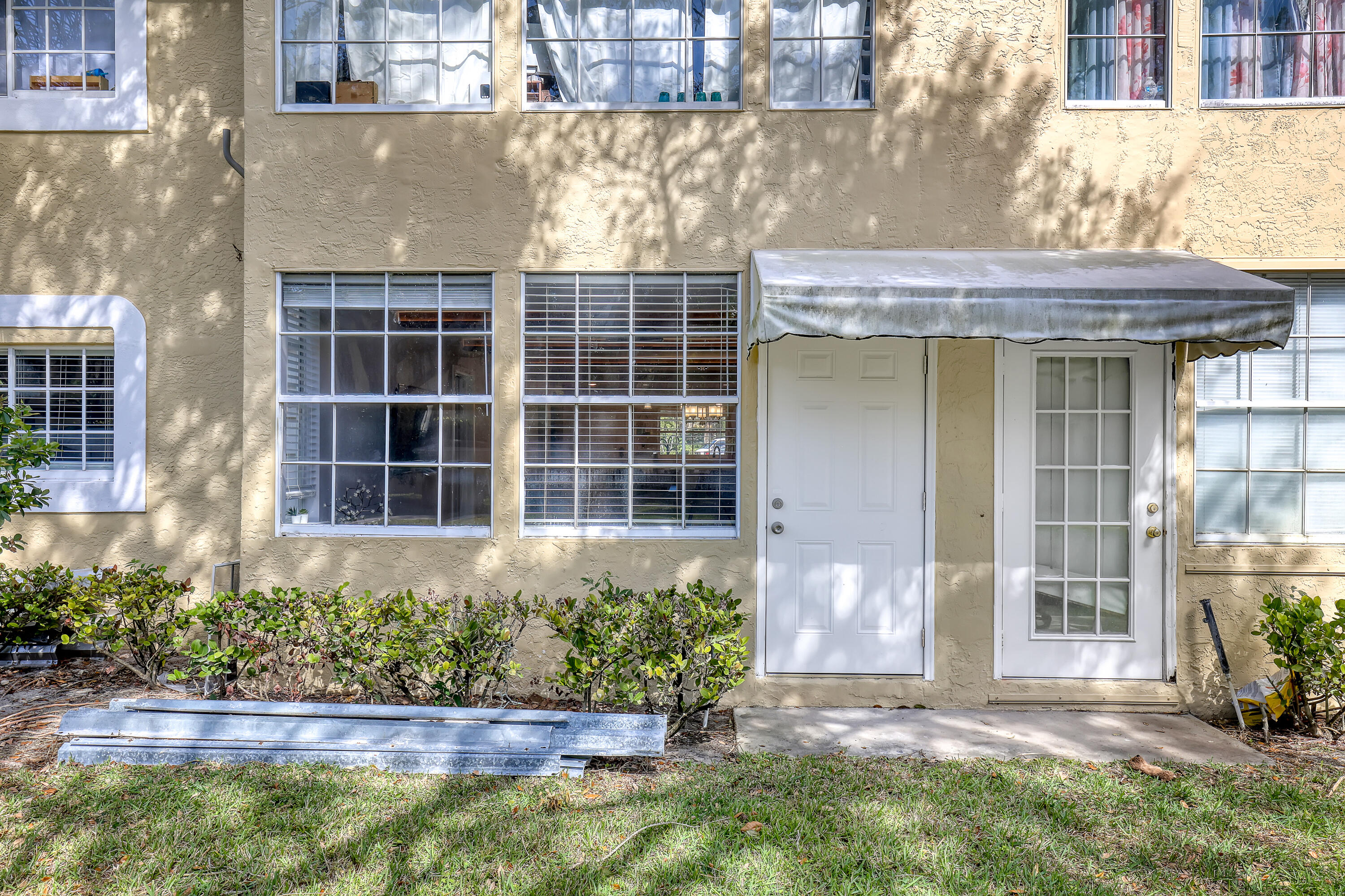PALM BEACH TRACE CONDO - Residential