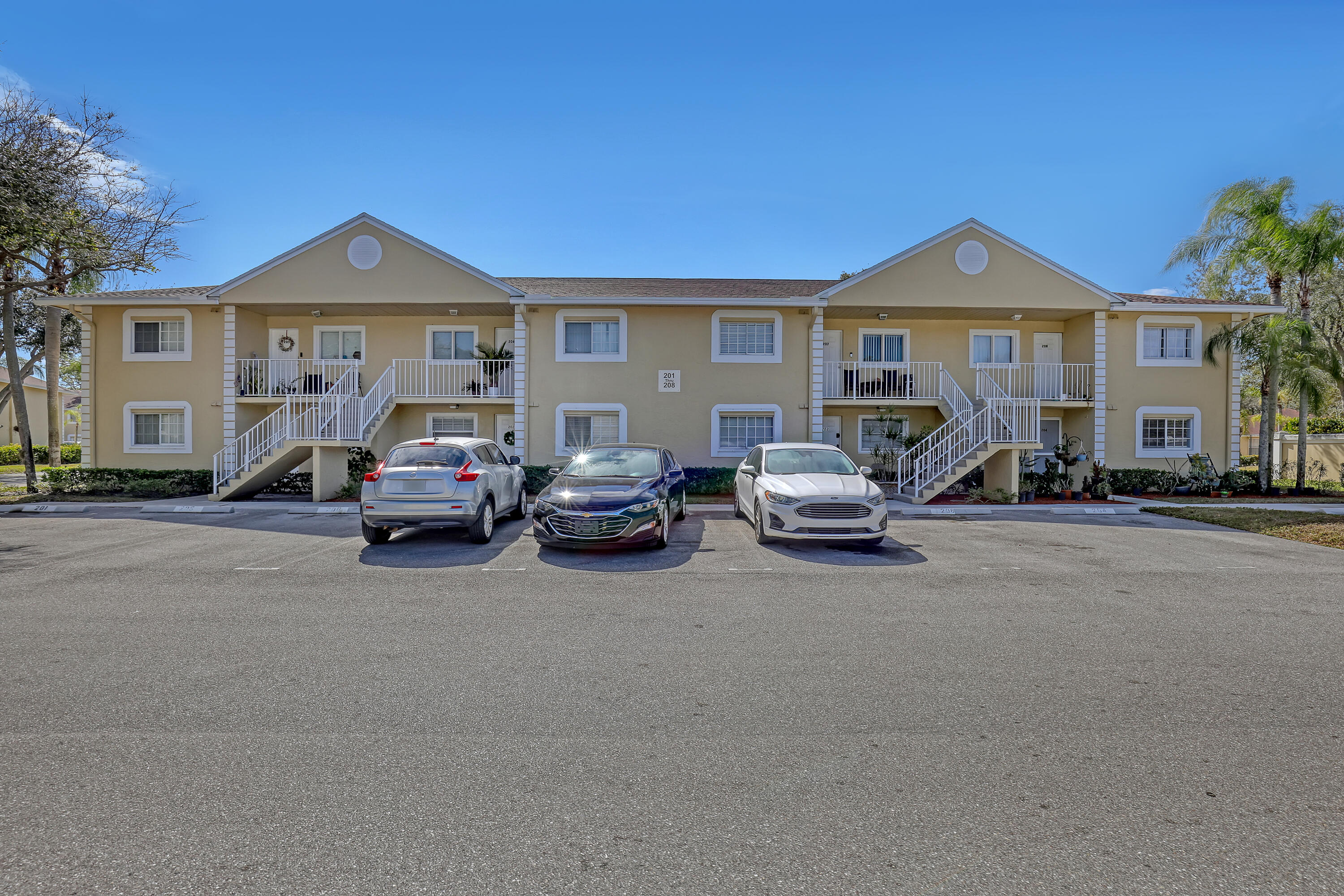 PALM BEACH TRACE CONDO - Residential