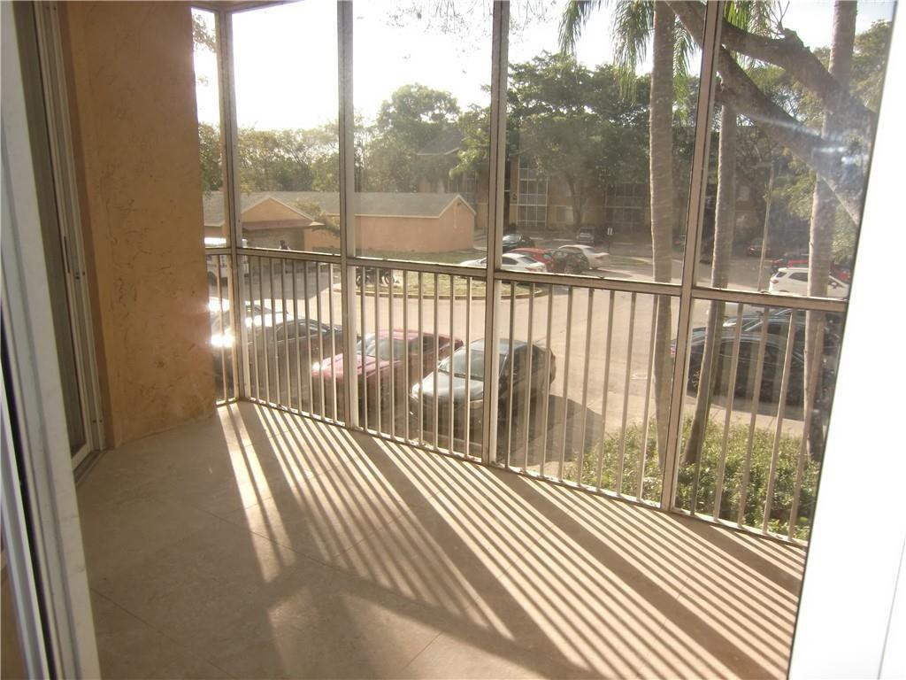 WINDWARD LAKES CONDO - Residential