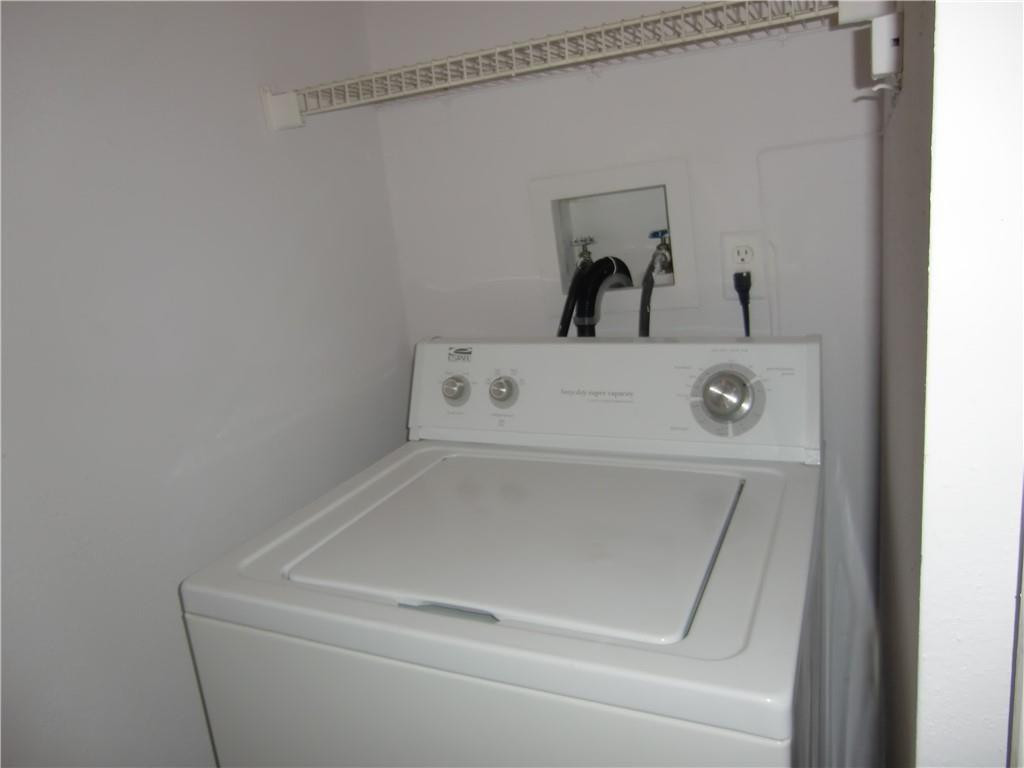 WINDWARD LAKES CONDO - Residential