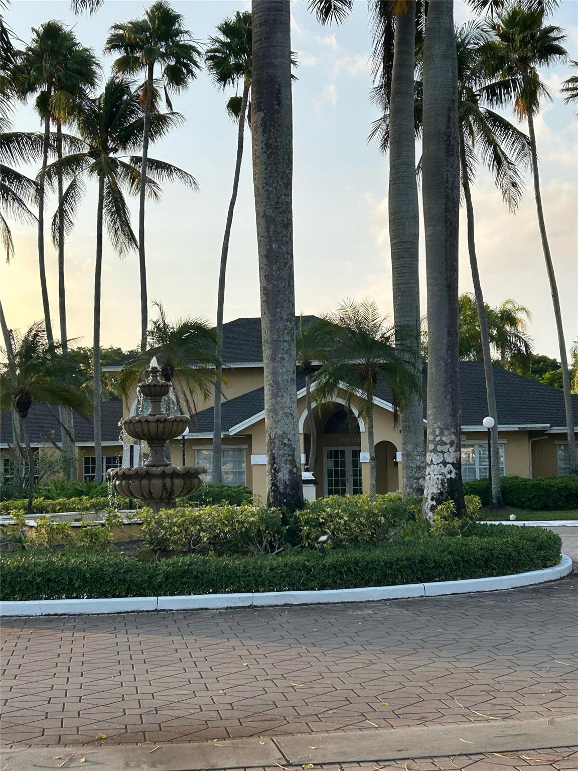 WINDWARD LAKES CONDO - Residential