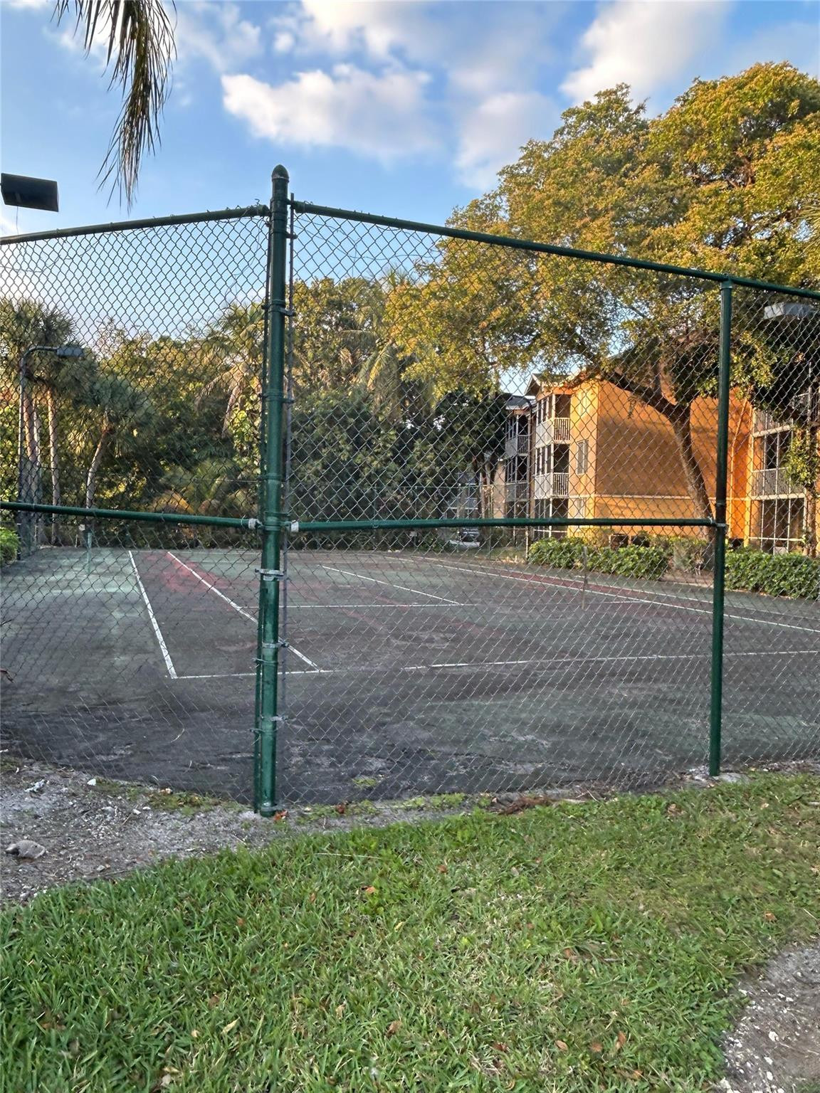 WINDWARD LAKES CONDO - Residential