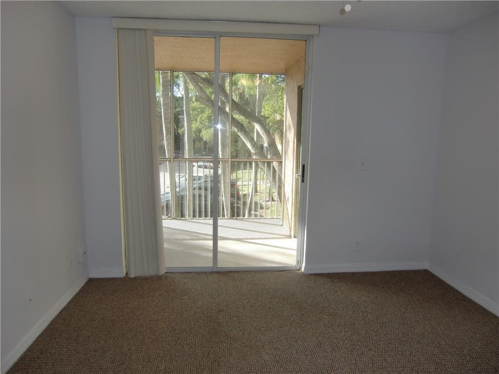 WINDWARD LAKES CONDO - Residential