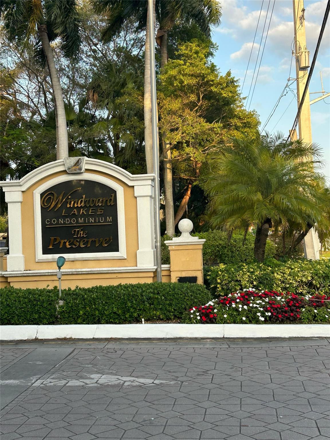 WINDWARD LAKES CONDO - Residential