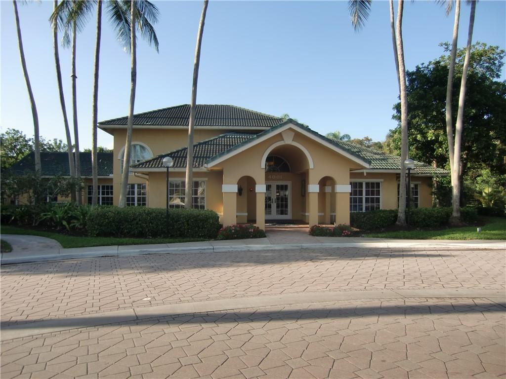 WINDWARD LAKES CONDO - Residential