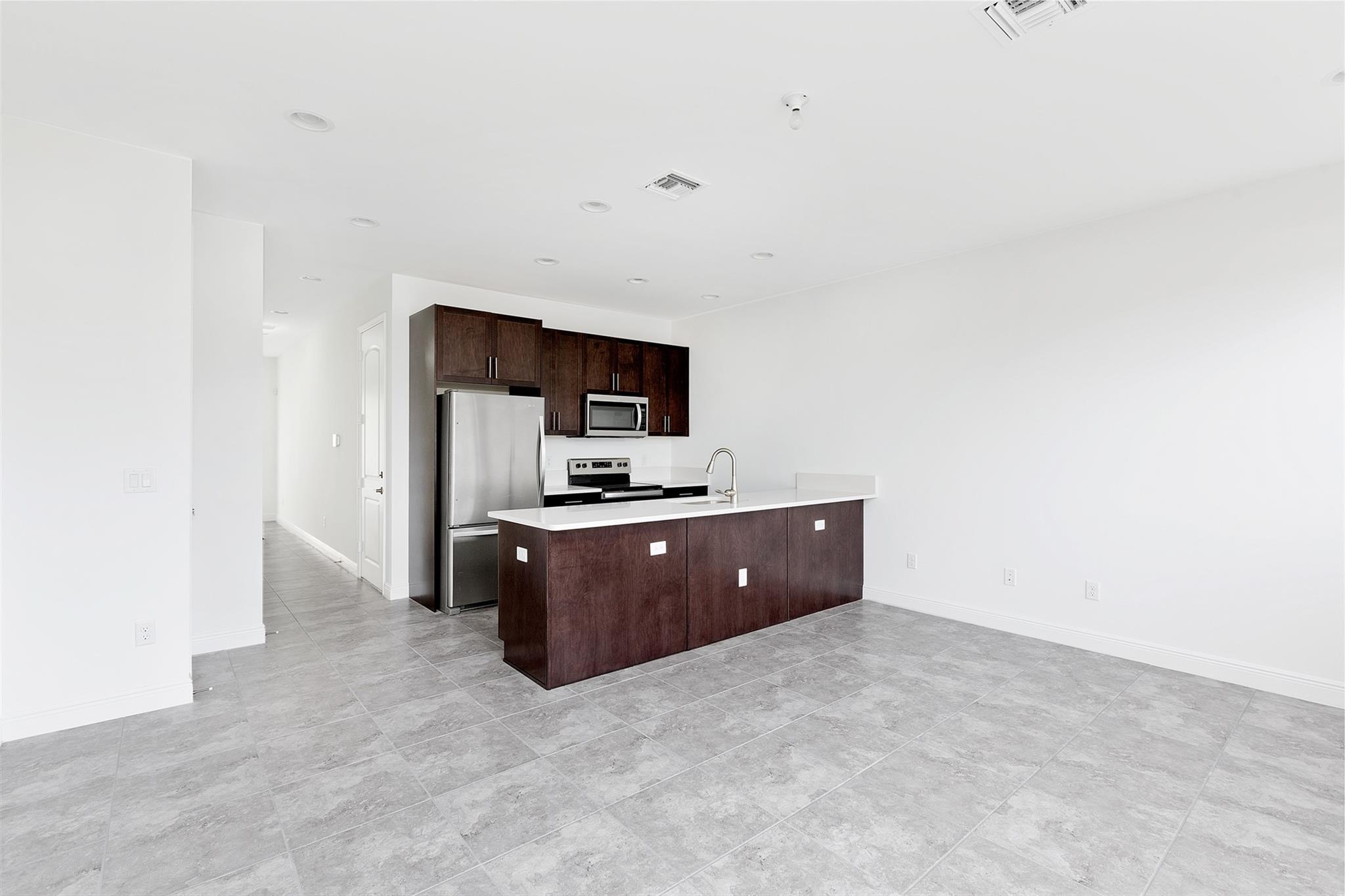 IN THE PINES - Residential Lease