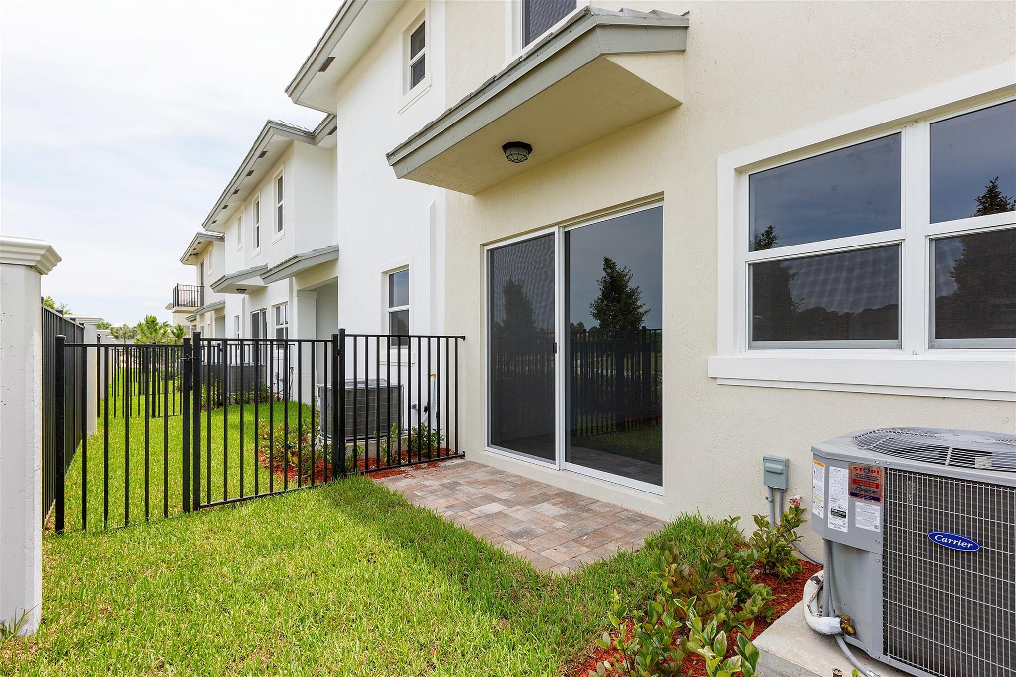 IN THE PINES - Residential Lease
