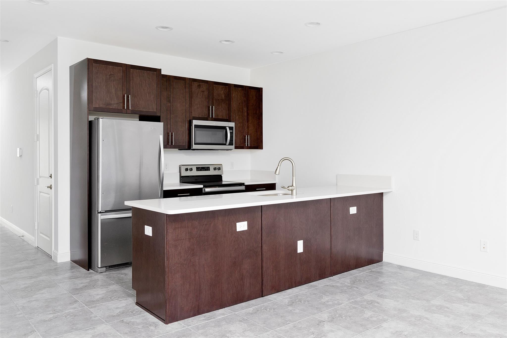 IN THE PINES - Residential Lease