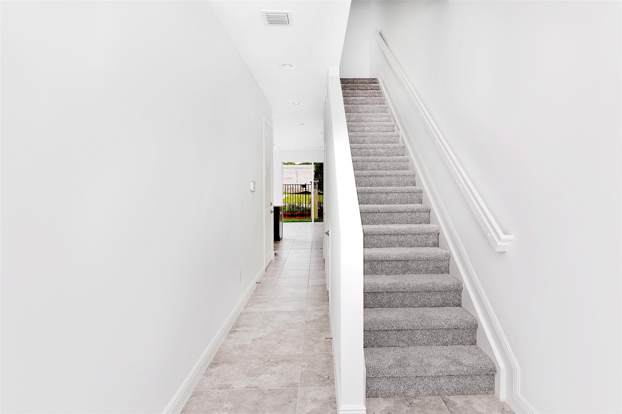 IN THE PINES - Residential Lease
