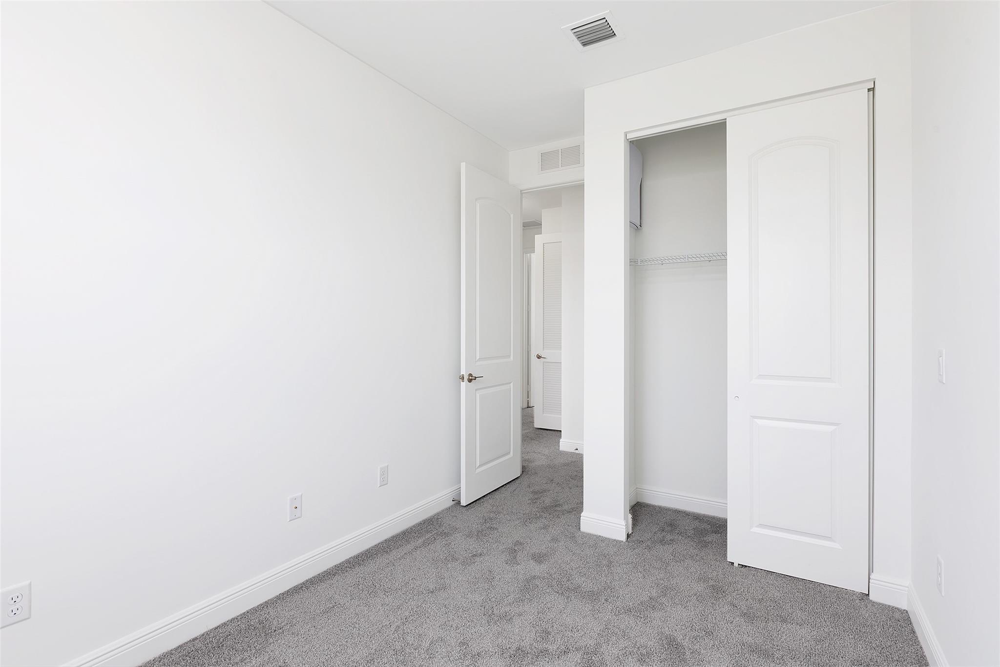 IN THE PINES - Residential Lease