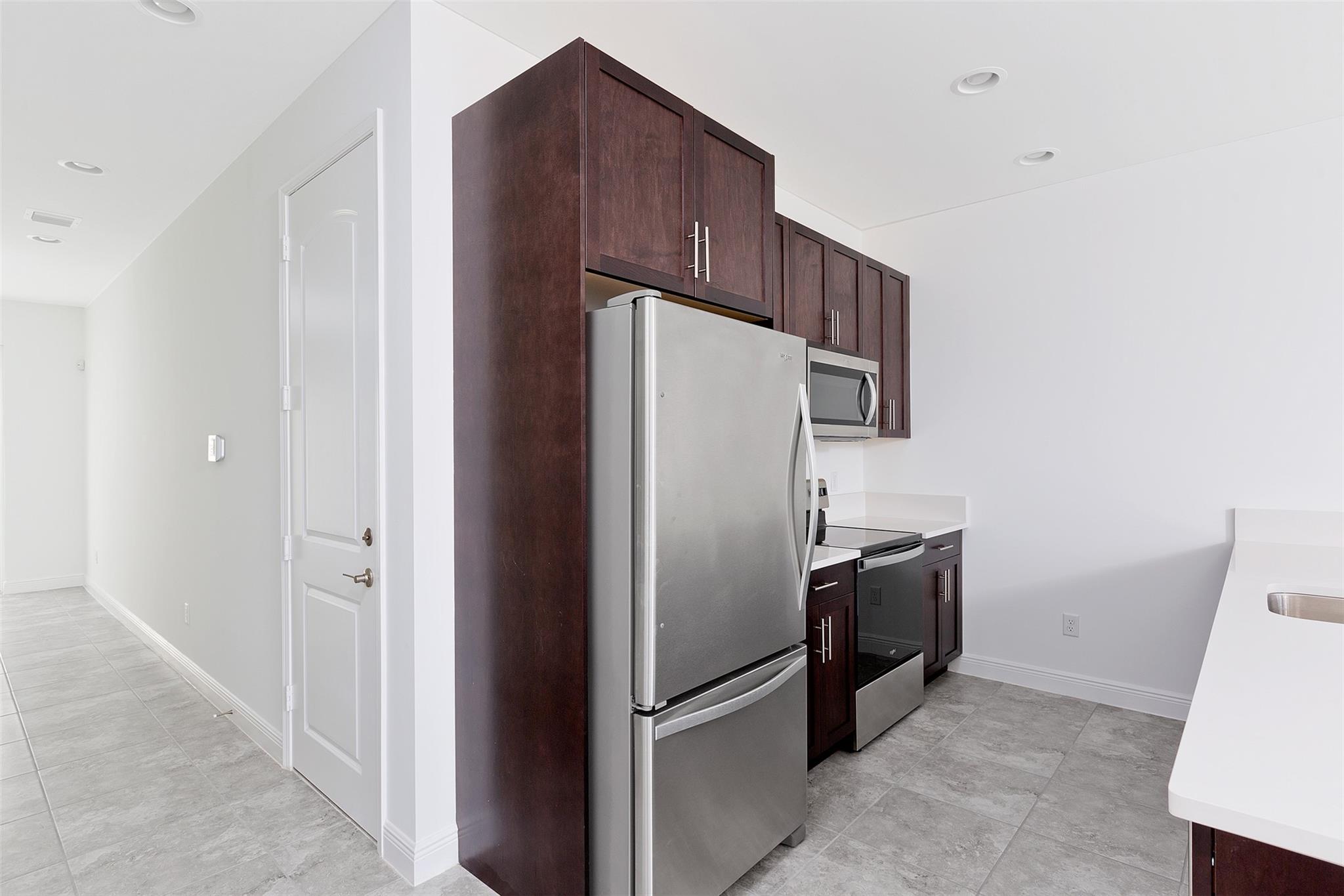 IN THE PINES - Residential Lease