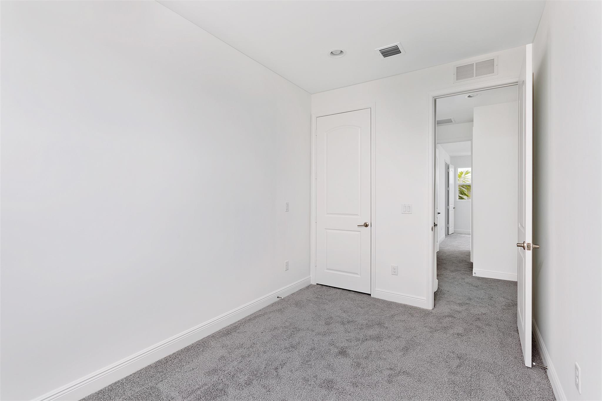 IN THE PINES - Residential Lease
