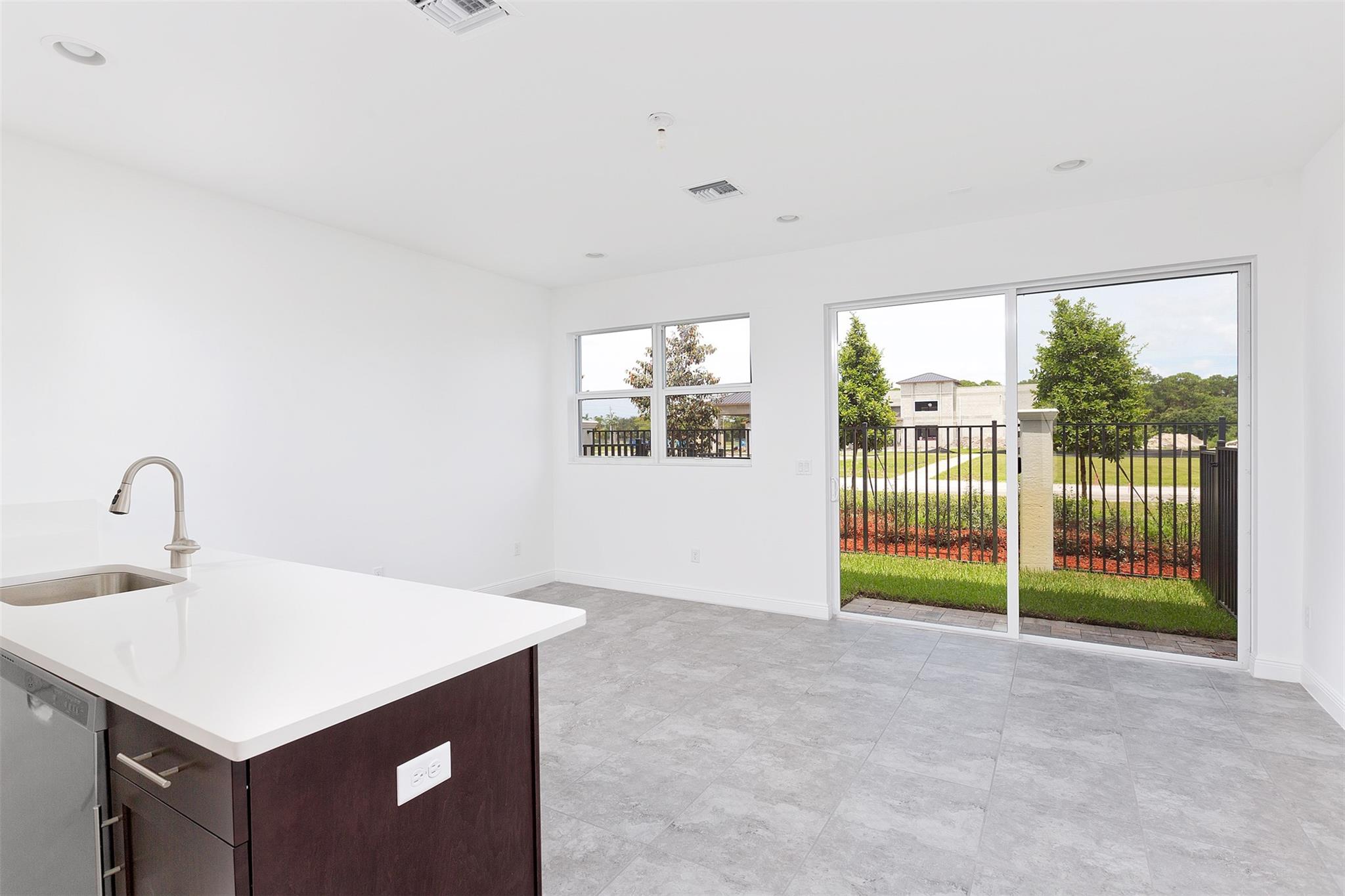 IN THE PINES - Residential Lease