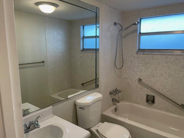 KINGS POINT - Residential