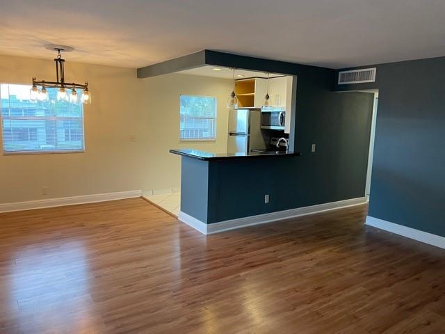 KINGS POINT - Residential