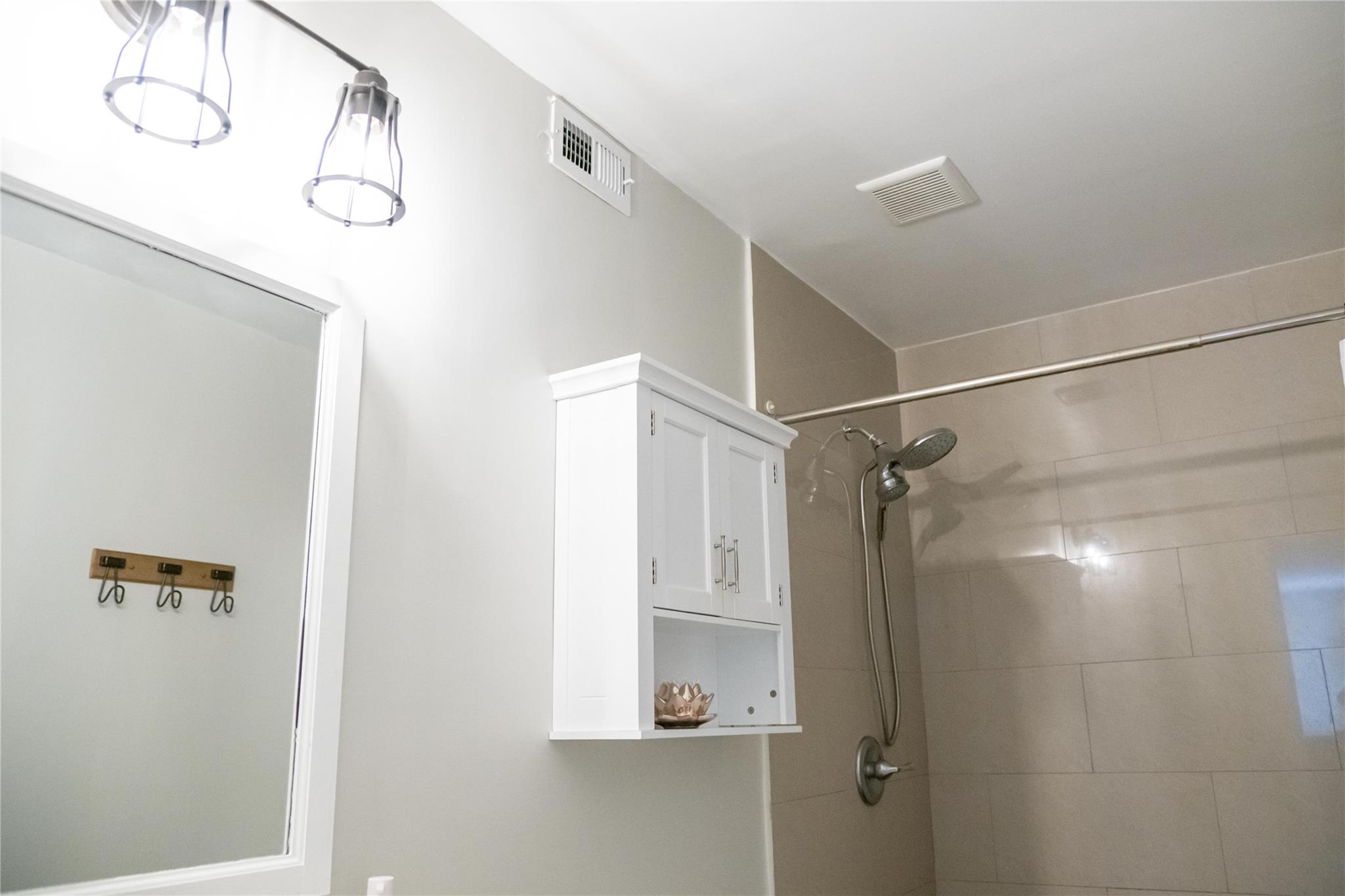 Margate 5th Add 46-28 B - Residential Lease