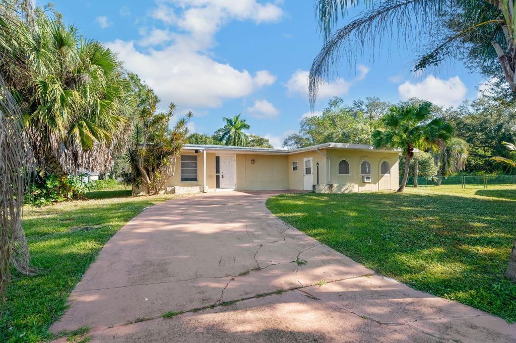 Photo of 123 Aldea Court, Port Saint Lucie, FL 34952 (MLS # R11143354)