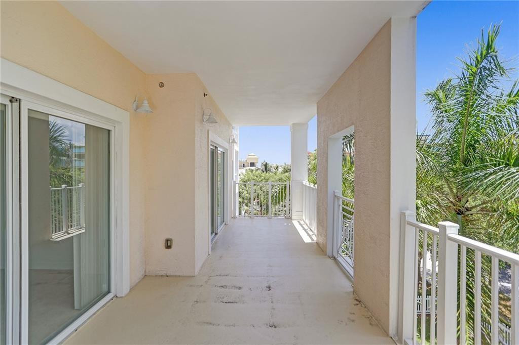 ISLAND BREEZE AT DEERFIELD BEACH - Residential