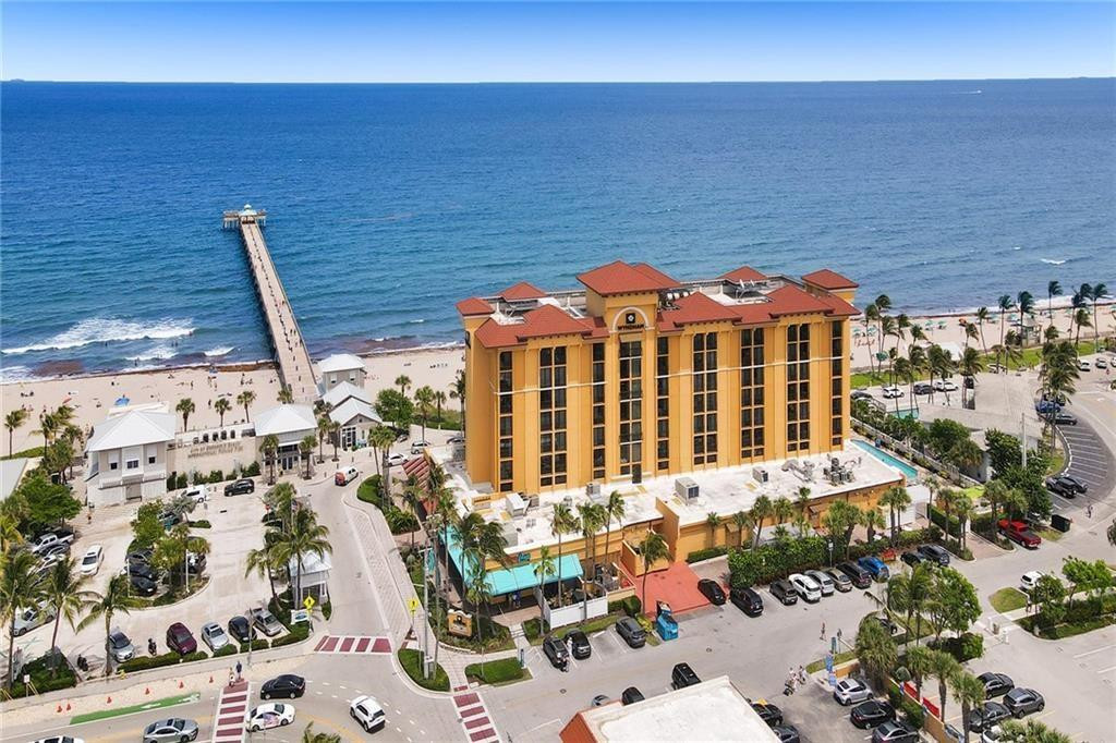 ISLAND BREEZE AT DEERFIELD BEACH - Residential