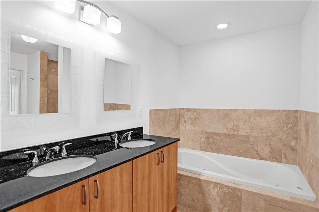 ISLAND BREEZE AT DEERFIELD BEACH - Residential