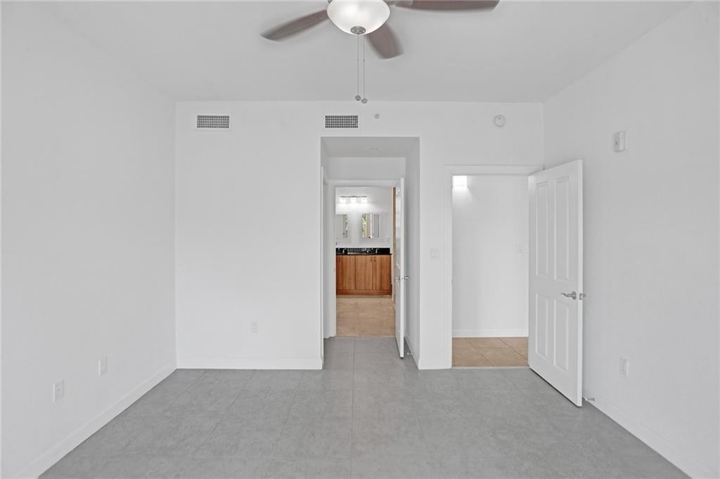 ISLAND BREEZE AT DEERFIELD BEACH - Residential