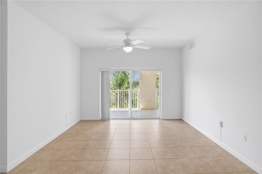 ISLAND BREEZE AT DEERFIELD BEACH - Residential