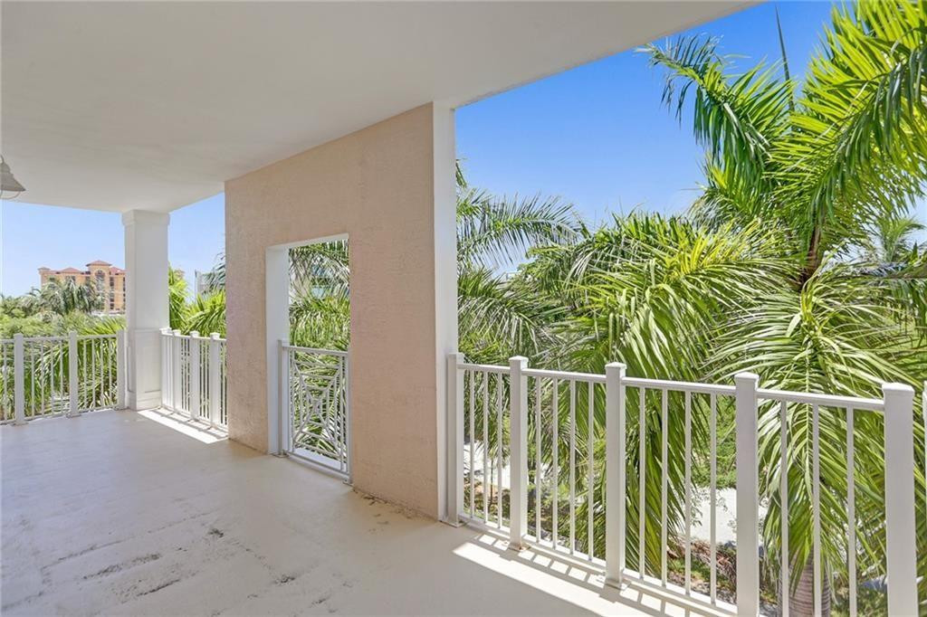ISLAND BREEZE AT DEERFIELD BEACH - Residential