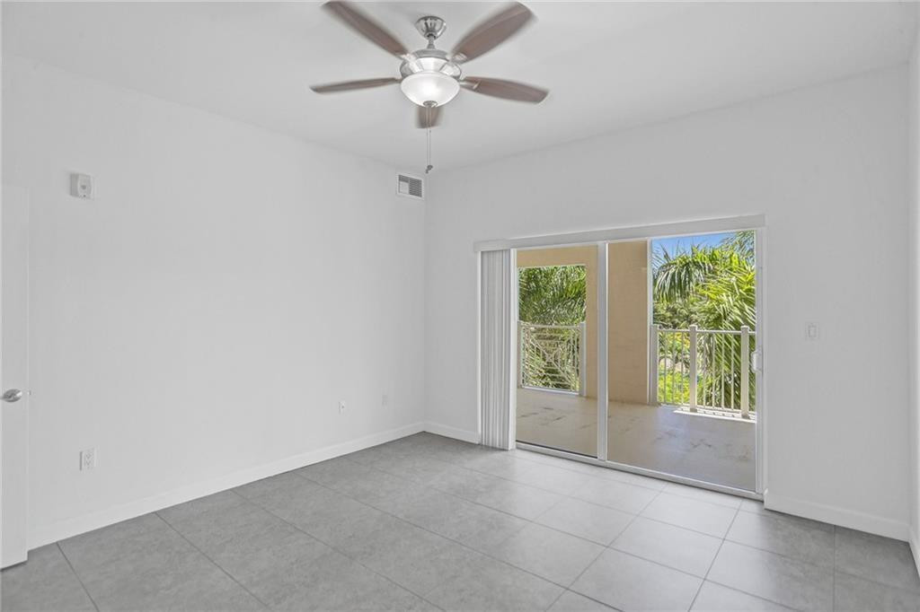 ISLAND BREEZE AT DEERFIELD BEACH - Residential