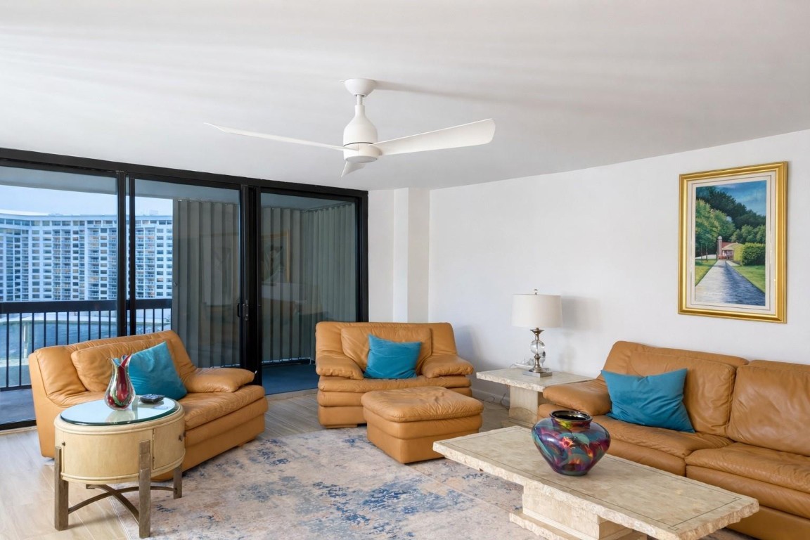 2900 NE 14th Street Causeway 701