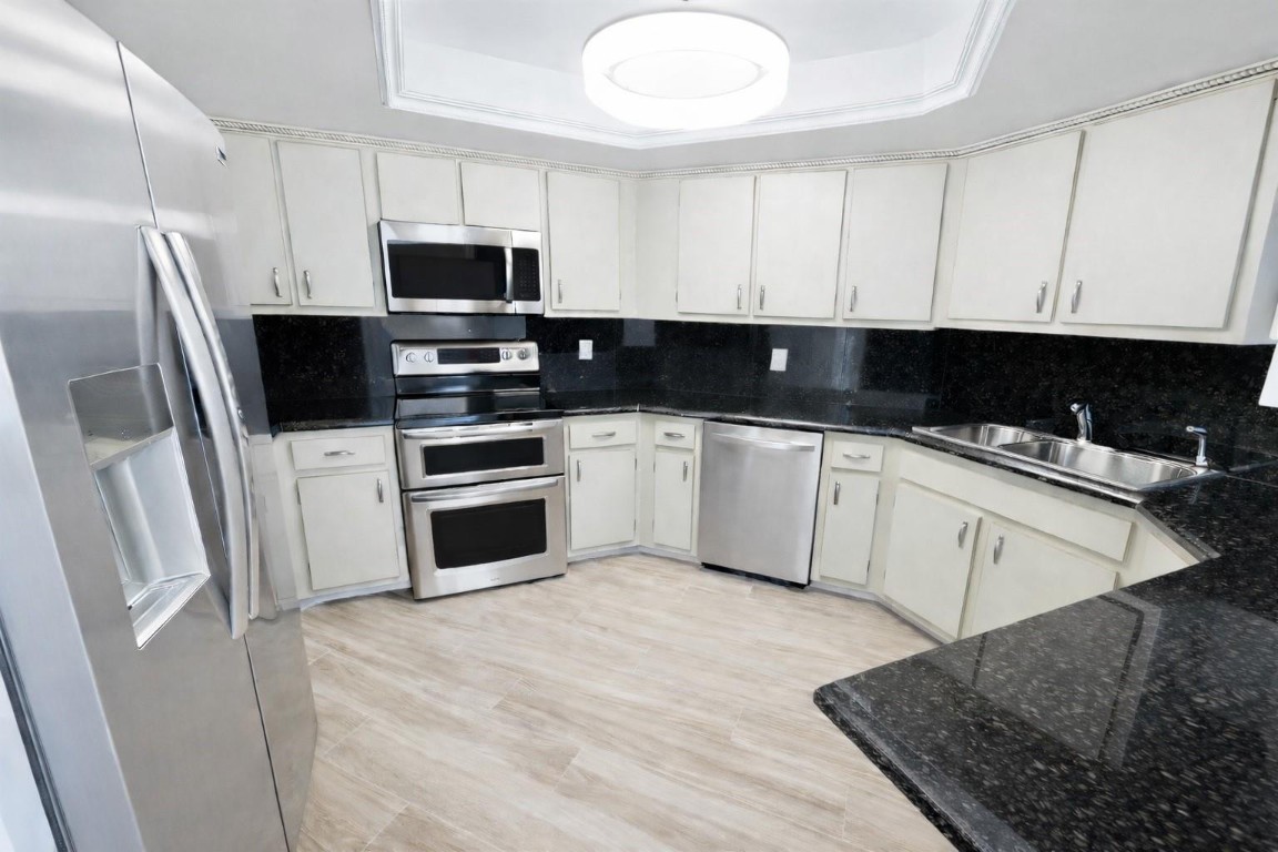 2900 NE 14th Street Causeway 701