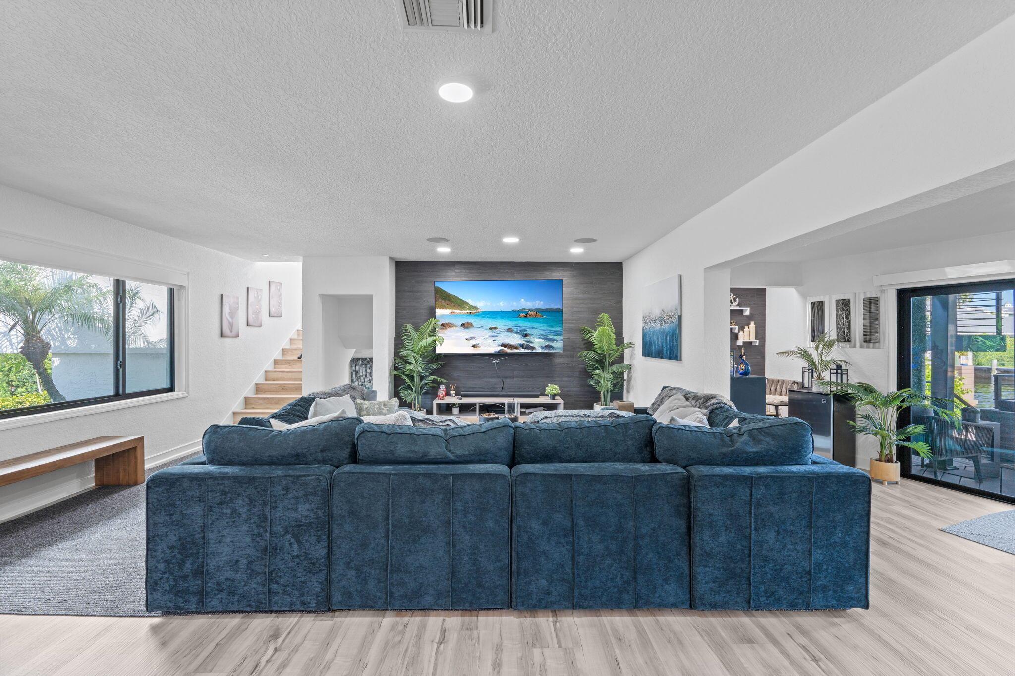 2878 NE 26th Street, Fort Lauderdale, FL, 33305/$3,900,000 4 2878 NE 26th Street