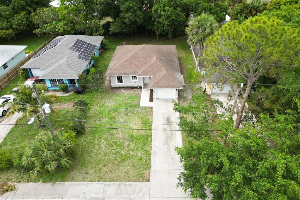 Photo of 6681 4th Street, Jupiter, FL 33458 (MLS # R11096858)