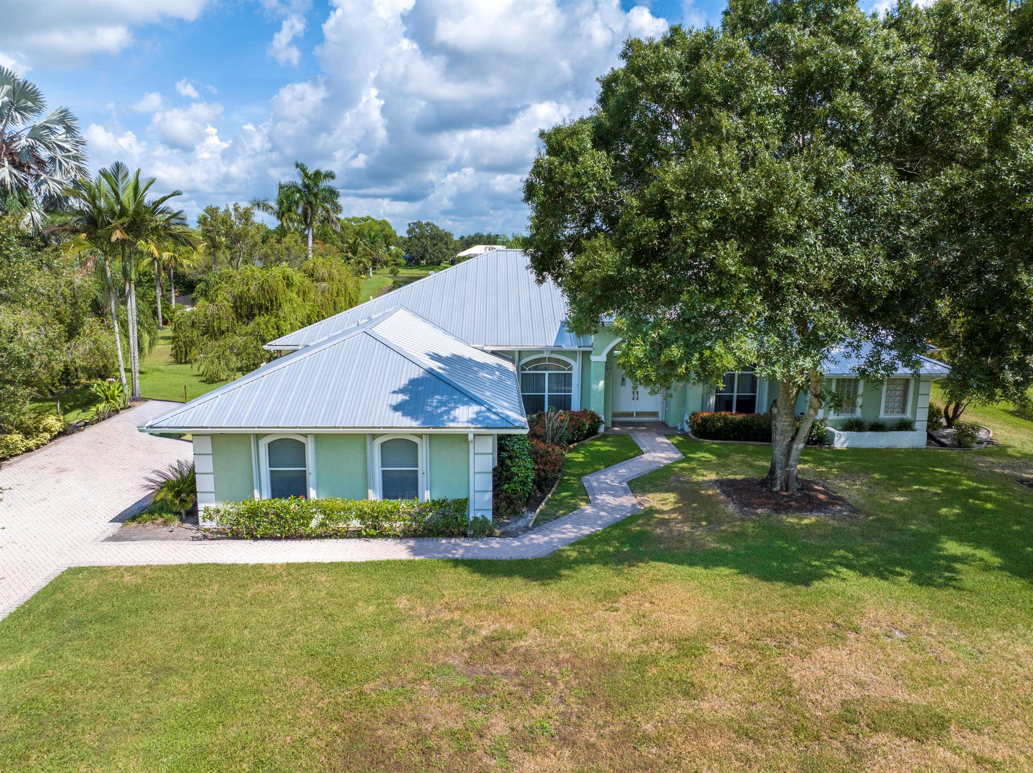 5530 SW Orchid Bay Drive